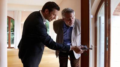 Die Rosenheim-Cops: Staffel 18, Folge 14: Beim dritten Om bist du tot