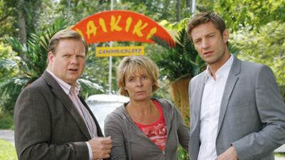 Die Rosenheim-Cops: Staffel 11, Folge 28: Tod auf Waikiki