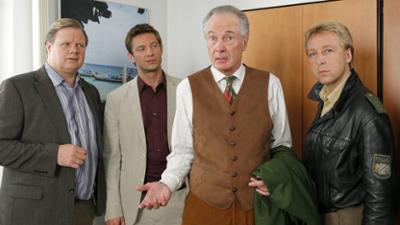 Die Rosenheim-Cops: Staffel 10, Folge 28: Erbschaft mit Folgen Die Rosenheim-Cops: Staffel 10, Folge 28: Erbschaft mit Folgen