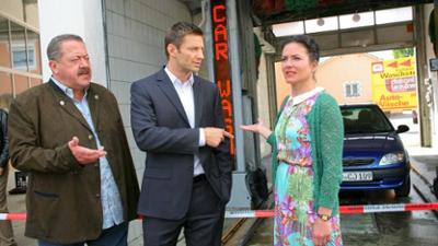 Die Rosenheim-Cops: Staffel 14, Folge 6: Mord in der Waschstraße