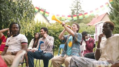 Doppelhaushälfte: Staffel 1, Folge 5: Vorrundenaus