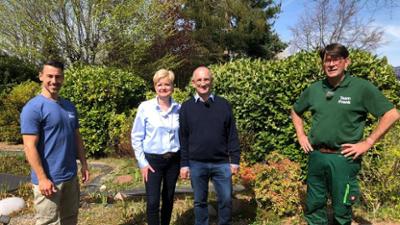 Duell der Gartenprofis: Staffel 2022, Folge 13: Ein neuer Garten mit Wellnessbereich für Familie Zielke Duell der Gartenprofis: Staffel 2022, Folge 13: Ein neuer Garten mit Wellnessbereich für Familie Zielke