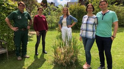 Duell der Gartenprofis: Staffel 2022, Folge 6: Ein neuer Garten für Familie Springhub