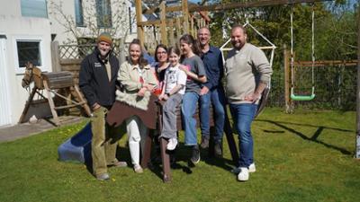 Duell der Gartenprofis: Staffel 2026, Folge 33: Ein neuer Garten für Familie Corona