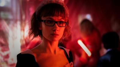 Dunkelstadt: Staffel 1, Folge 1: Masken