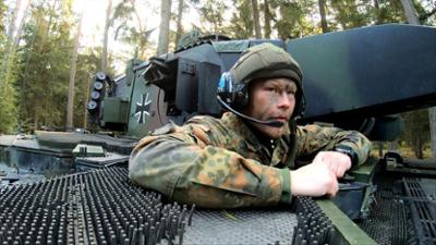 Einsatzbereit - Ausbildung bei der Bundeswehr: Staffel 1, Folge 1: Panzerfahrer im Gelände