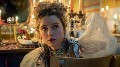 Extraordinary: Staffel 1, Folge 7: Der muntere Monarch 