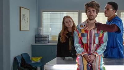 Extraordinary: Staffel 1, Folge 4: Projekt Haustier 