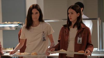 Fallen: Staffel 1, Folge 1: Eingewöhnung