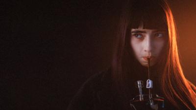 Feinfühlige Vampirin sucht lebensmüdes Opfer