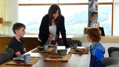 Frühling: Staffel 8, Folge 1: Familie auf Probe