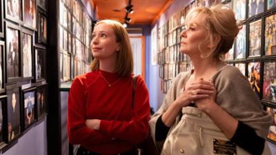 Hacks: Staffel 1, Folge 6: Moment mal Hacks: Staffel 1, Folge 6: Moment mal
