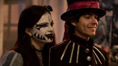 Hysteria!: Staffel 1, Folge 1: Die Ankunft des Bösen Hysteria!: Staffel 1, Folge 1: Die Ankunft des Bösen