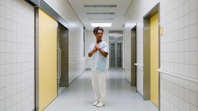 I don't work here: Staffel 1, Folge 4: Krankenhaus