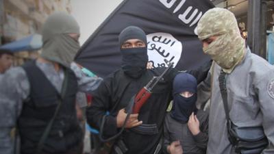Im Schatten der Türme - Der Krieg gegen den Terror: Staffel 1, Folge 3: Die schwarze Flagge des IS