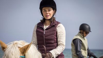 Iris - Die Wahrheit: Staffel 1, Folge 2: Verdacht