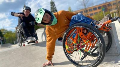 KiKA LIVE: Dein Hobby: Wheelchair-Motocross