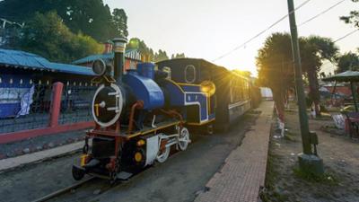 Legendäre Zugabenteuer: Staffel 2024, Folge 4: Indiens Darjeeling Himalayan Railway Legendäre Zugabenteuer: Staffel 2024, Folge 4: Indiens Darjeeling Himalayan Railway