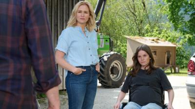 Lena Lorenz: Staffel 10, Folge 1: Vertauscht (2)