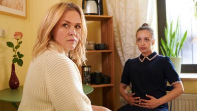Lena Lorenz: Staffel 9, Folge 1: Lügenbaby (1) Lena Lorenz: Staffel 9, Folge 1: Lügenbaby (1)