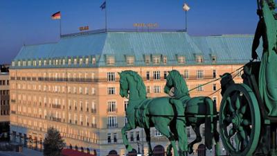 Luxusklasse - Die Welt der Superreichen: Staffel 1, Folge 4: Die Hotels der Superreichen Luxusklasse - Die Welt der Superreichen: Staffel 1, Folge 4: Die Hotels der Superreichen