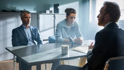 Mord im Mittsommer: Staffel 7, Folge 1: Gefährliche Verbindungen