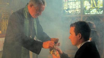 Mythen-Jäger: Staffel 1, Folge 3: Der Kelch von Valencia Mythen-Jäger: Staffel 1, Folge 3: Der Kelch von Valencia