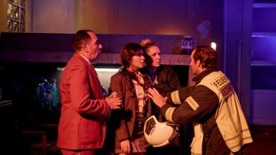 Nighties: Staffel 1, Folge 7: Die Nacht, in der es nicht brannte