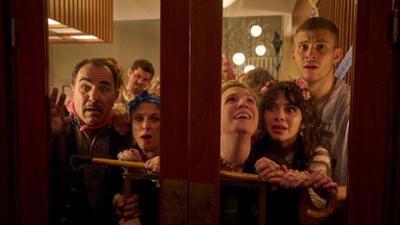 Nighties: Staffel 1, Folge 8: Die Nacht der trinkenden Toten Nighties: Staffel 1, Folge 8: Die Nacht der trinkenden Toten