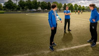 Notruf Hafenkante: Staffel 16, Folge 4: Fußball-Mütter