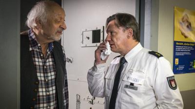 Notruf Hafenkante: Staffel 9, Folge 14: Rufis WG