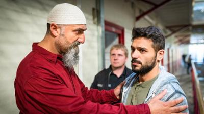 Notruf Hafenkante: Staffel 11, Folge 10: Morgenland