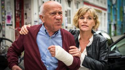 Notruf Hafenkante: Staffel 11, Folge 11: Enkeltrick