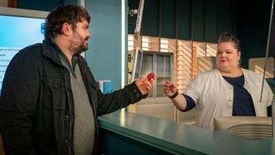 Notruf Hafenkante: Staffel 16, Folge 9: Schwer verliebt
