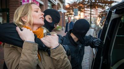 Notruf Hafenkante: Staffel 11, Folge 14: Der Clan