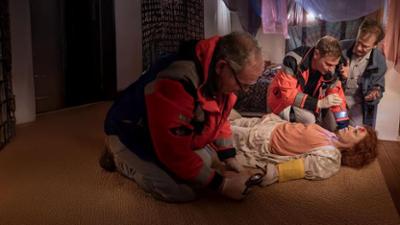 Notruf Hafenkante: Staffel 15, Folge 2: Die zauberhafte Adinda