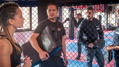 Notruf Hafenkante: Staffel 16, Folge 6: Unter der Gürtellinie