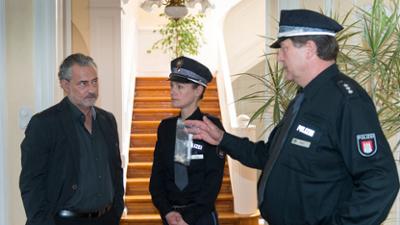 Notruf Hafenkante: Staffel 8, Folge 13: In der Falle