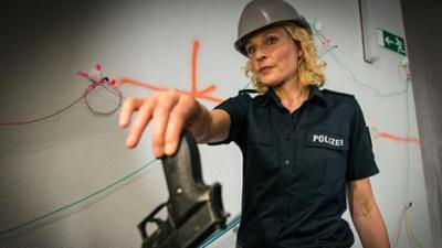 Notruf Hafenkante: Staffel 10, Folge 29: Explosive Lage