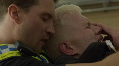 Notruf Hafenkante: Staffel 20, Folge 18: Kalter Entzug