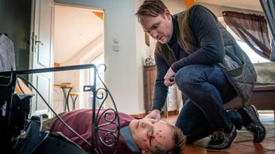 Notruf Hafenkante: Staffel 15, Folge 11: Für eine Handvoll Euro