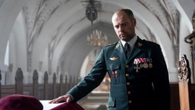 Oxen: Staffel 1, Folge 1: Für Ehre und Vaterland 