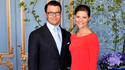 Plötzlich Majestät: Staffel 1, Folge 1: Liebe und Geheimnis