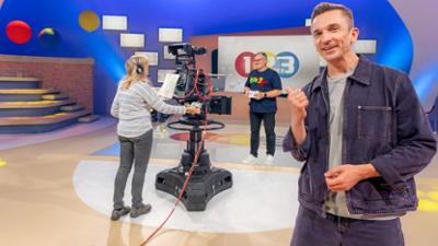 PUR+: Staffel 2025, Folge 17: So geht Fernsehen - Eric bei 1, 2 oder 3 PUR+: Staffel 2025, Folge 17: So geht Fernsehen - Eric bei 1, 2 oder 3