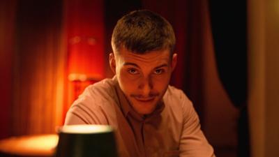 Schlechte Menschen: Staffel 1, Folge 1: Der Schönling 