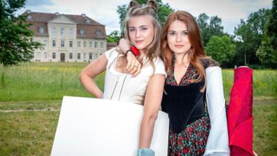 Schneeweißchen & Rosenrot