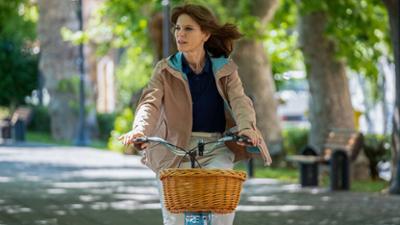 Signora Volpe: Staffel 2, Folge 2: Verstrickung