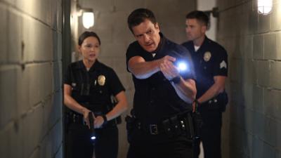 The Rookie: Staffel 4, Folge 4: Feuer und Flamme