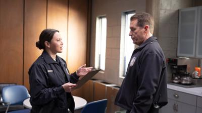 The Rookie: Staffel 6, Folge 7: Babysitting