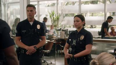 The Rookie: Staffel 5, Folge 8: Das Halsband The Rookie: Staffel 5, Folge 8: Das Halsband